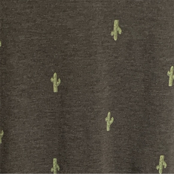 Old Navy Men Short Sleeve Perfect Fit T Shirt Gray Cactus Size Large Pre Owned - Picture 2 of 8